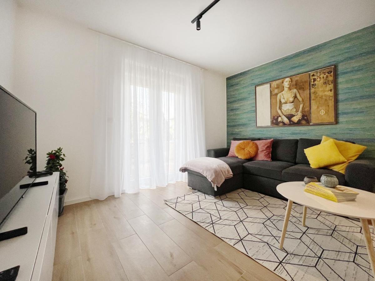 Apartments Valerian Novigrad Istria Exterior foto