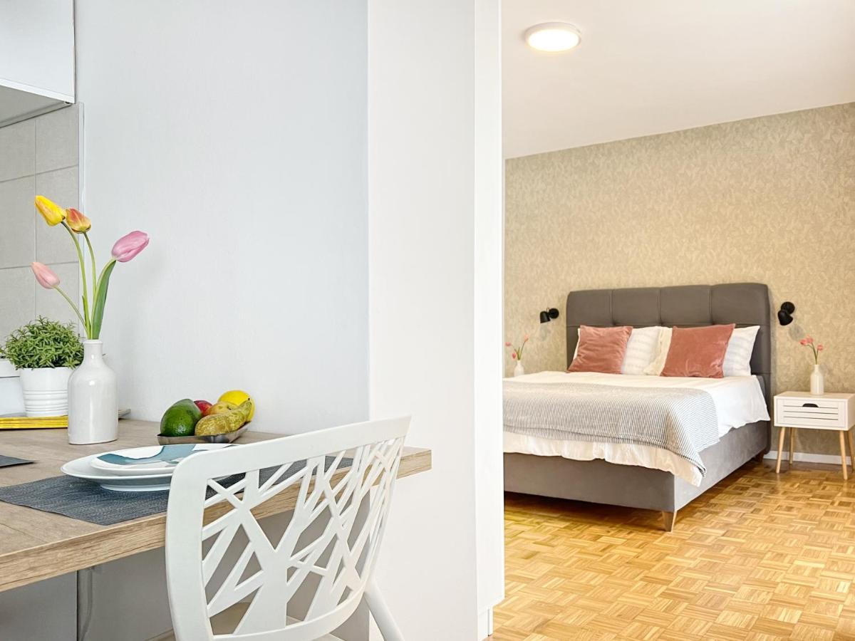 Apartments Valerian Novigrad Istria Exterior foto