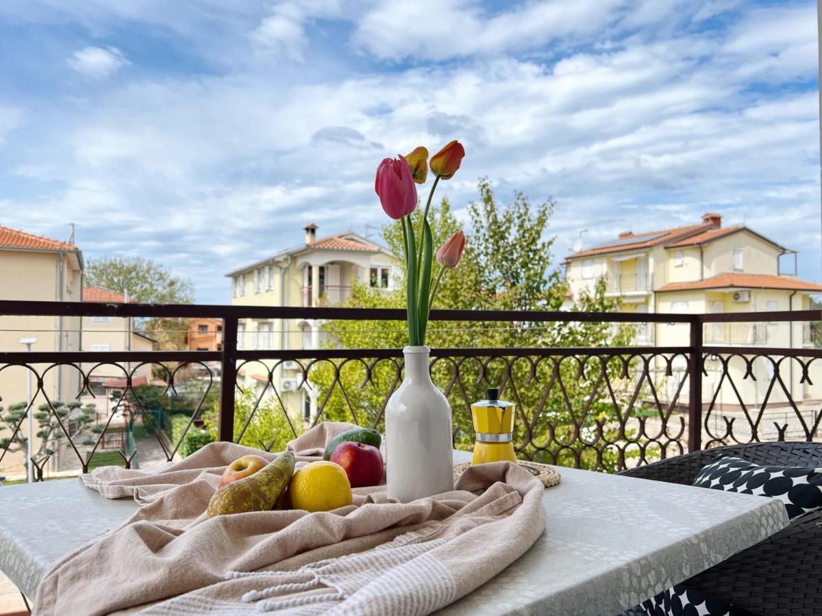 Apartments Valerian Novigrad Istria Exterior foto